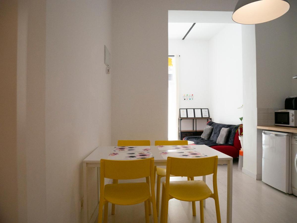 Mezzanine Yellow Madrid Luaran gambar